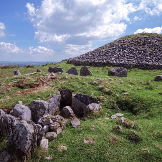 1280px-cairns_s_and_t_loughcrew